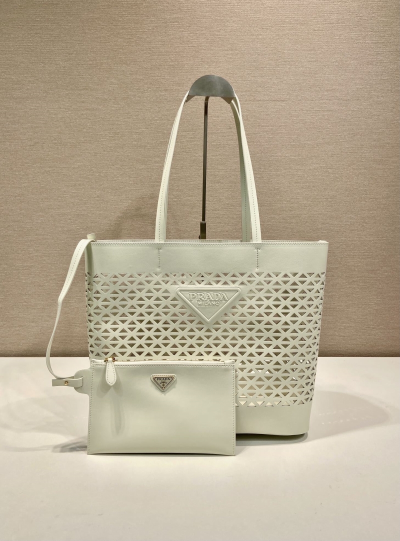 Pra*a tote bags